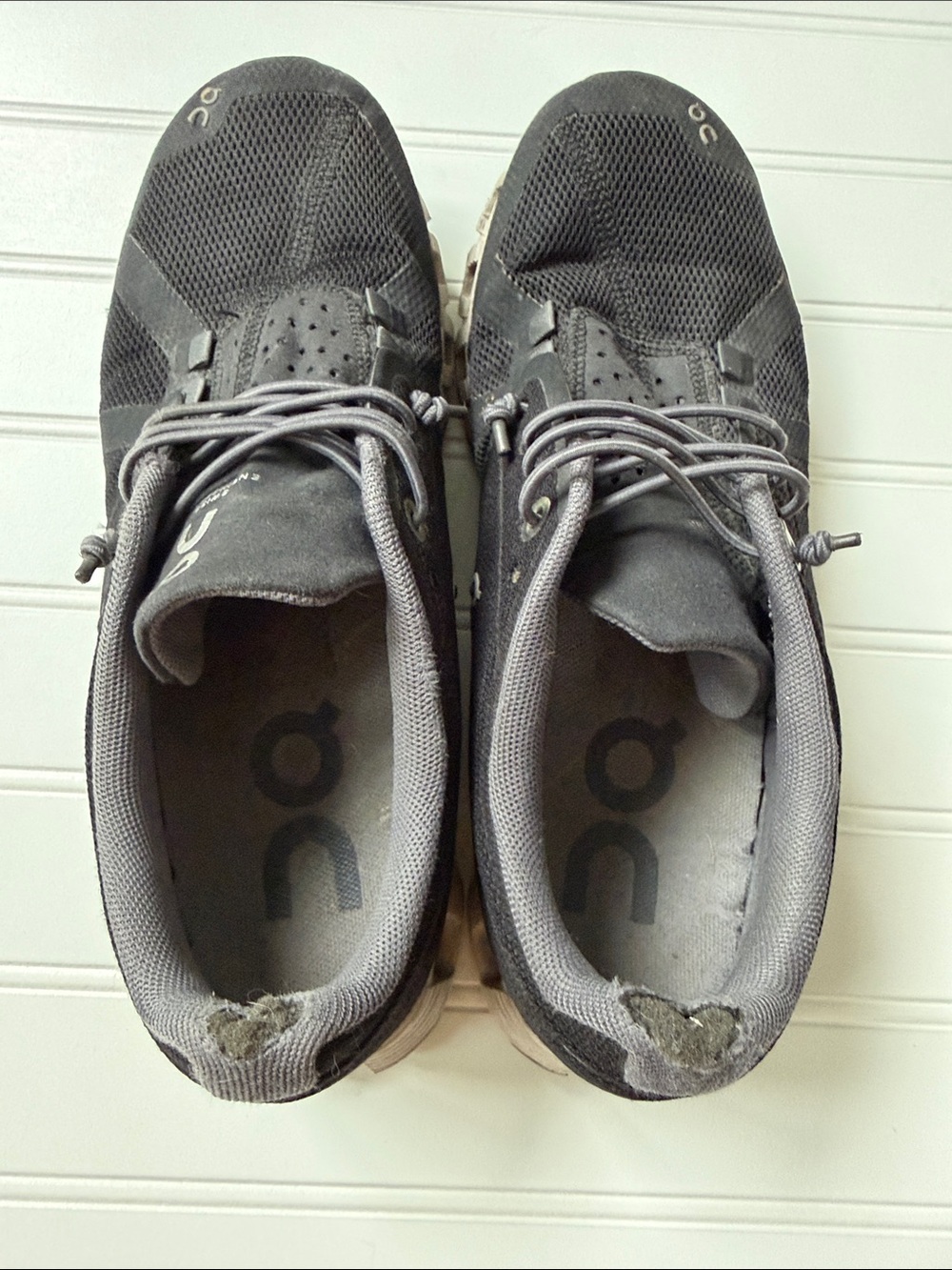 On Cloud Women's Black Athletic Running Shoes - Picture 3 of 5